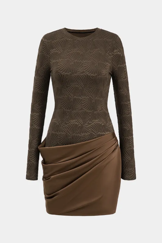 Struktureret satin ruched patchwork langærmet mini kjole sold by Micas