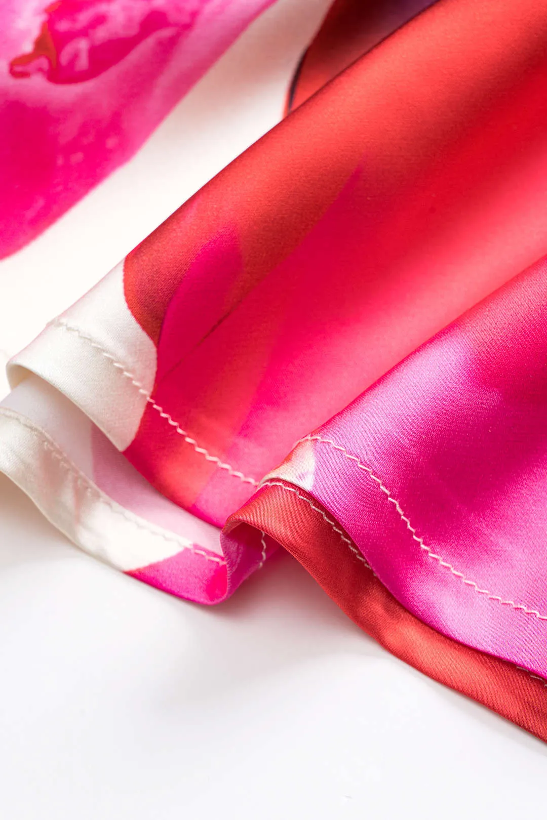 Blomsterprint satin stroppeløs midi -kjole sold by Micas product image thumbnail 5