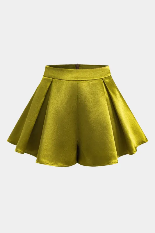 Satin plisseret lynlås shorts sold by Micas