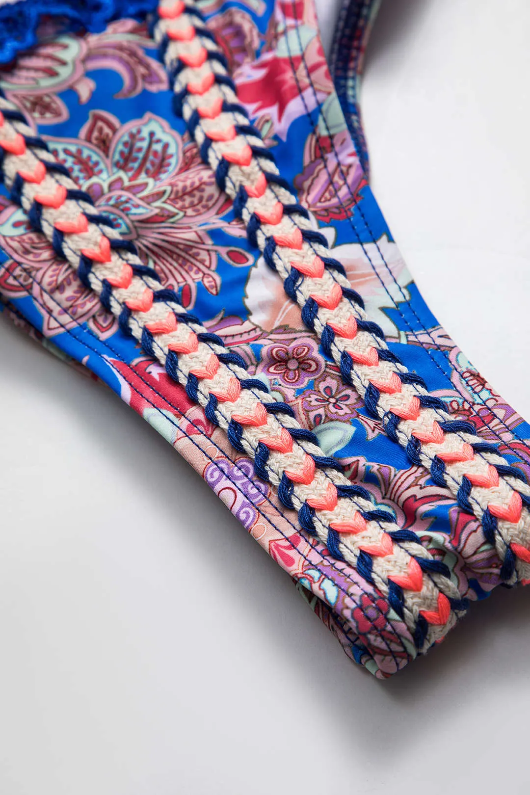 Blomsterprint blonder trimbinding af patchwork bikini sæt sold by Micas product image thumbnail 5