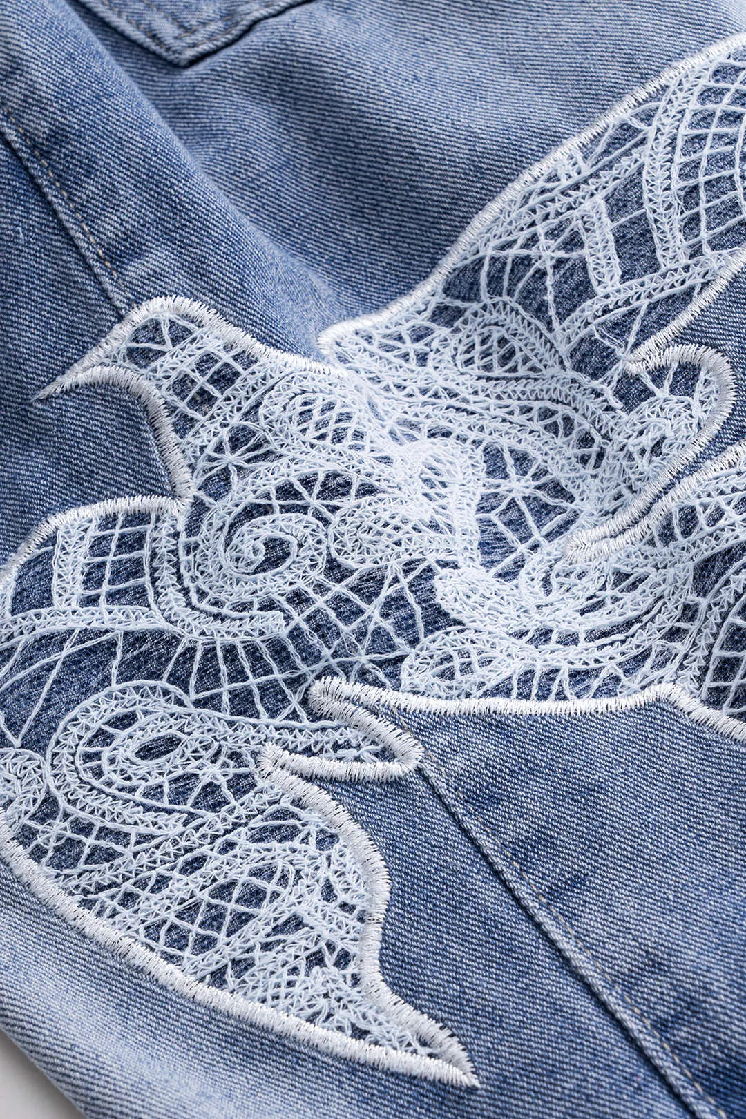 Denim broderi patchwork knap lomme brede ben jeans sold by Micas product image thumbnail 3