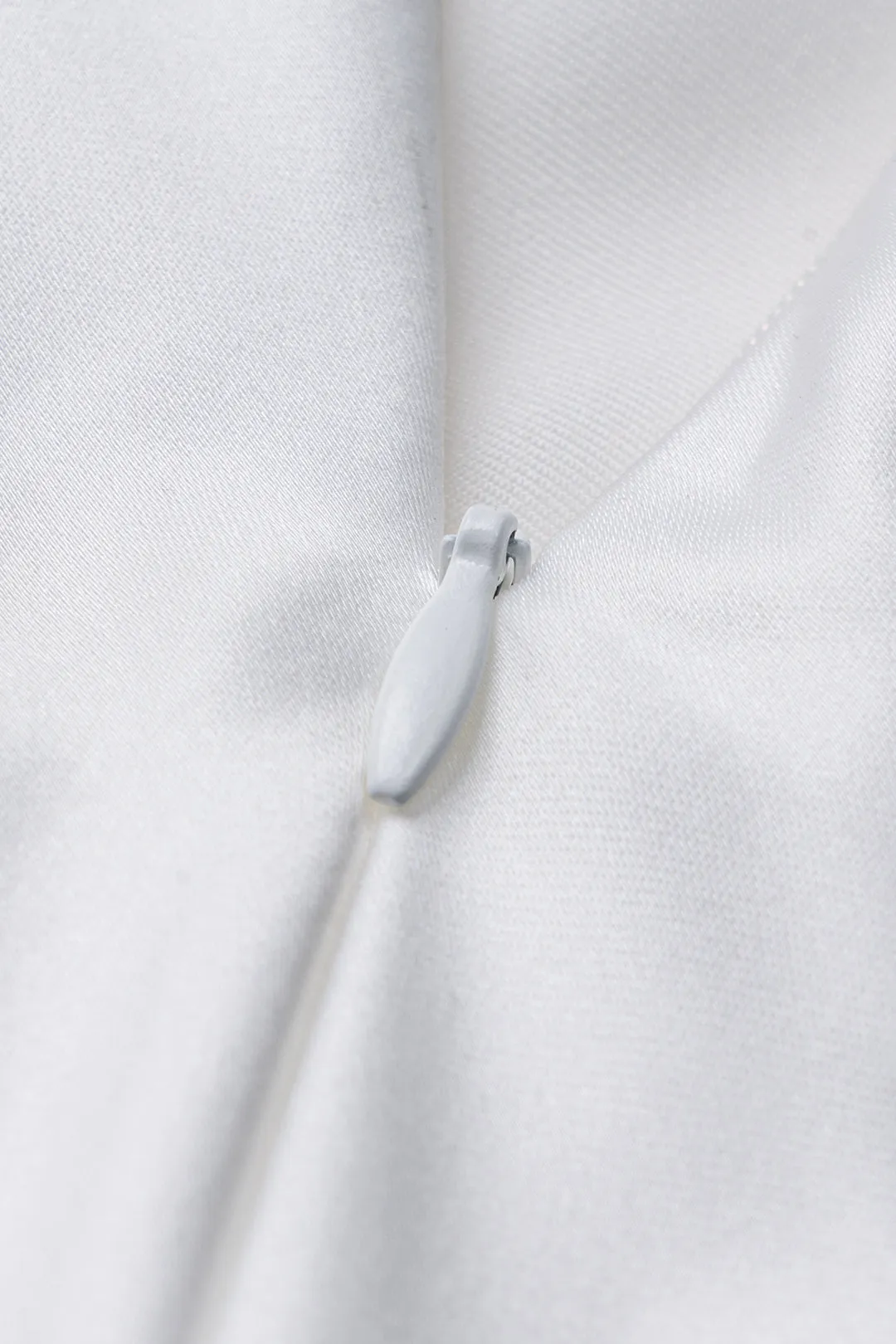 Satin lynlås spalte nederdel sold by Micas product image thumbnail 3