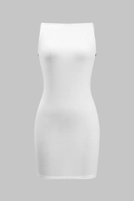 Ruched rygfri ærmeløs mini kjole sold by Micas