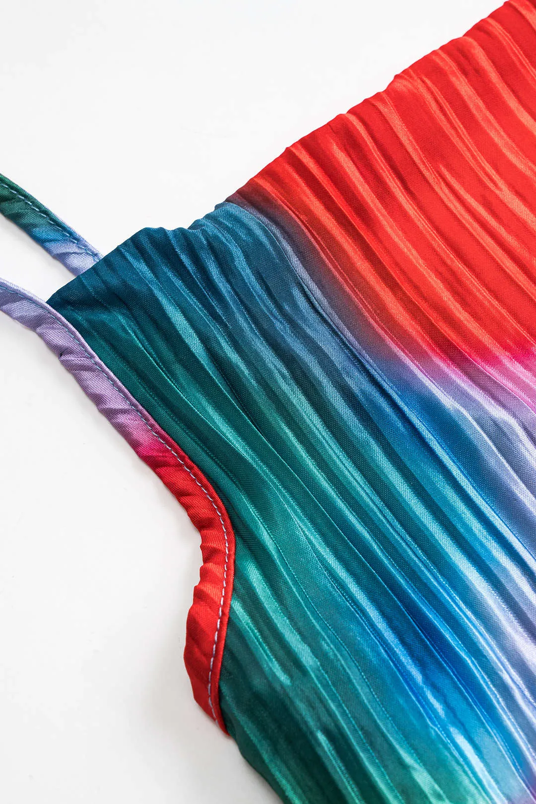 Kontrastprint satin plisseret slip maxi kjole sold by Micas product image thumbnail 3