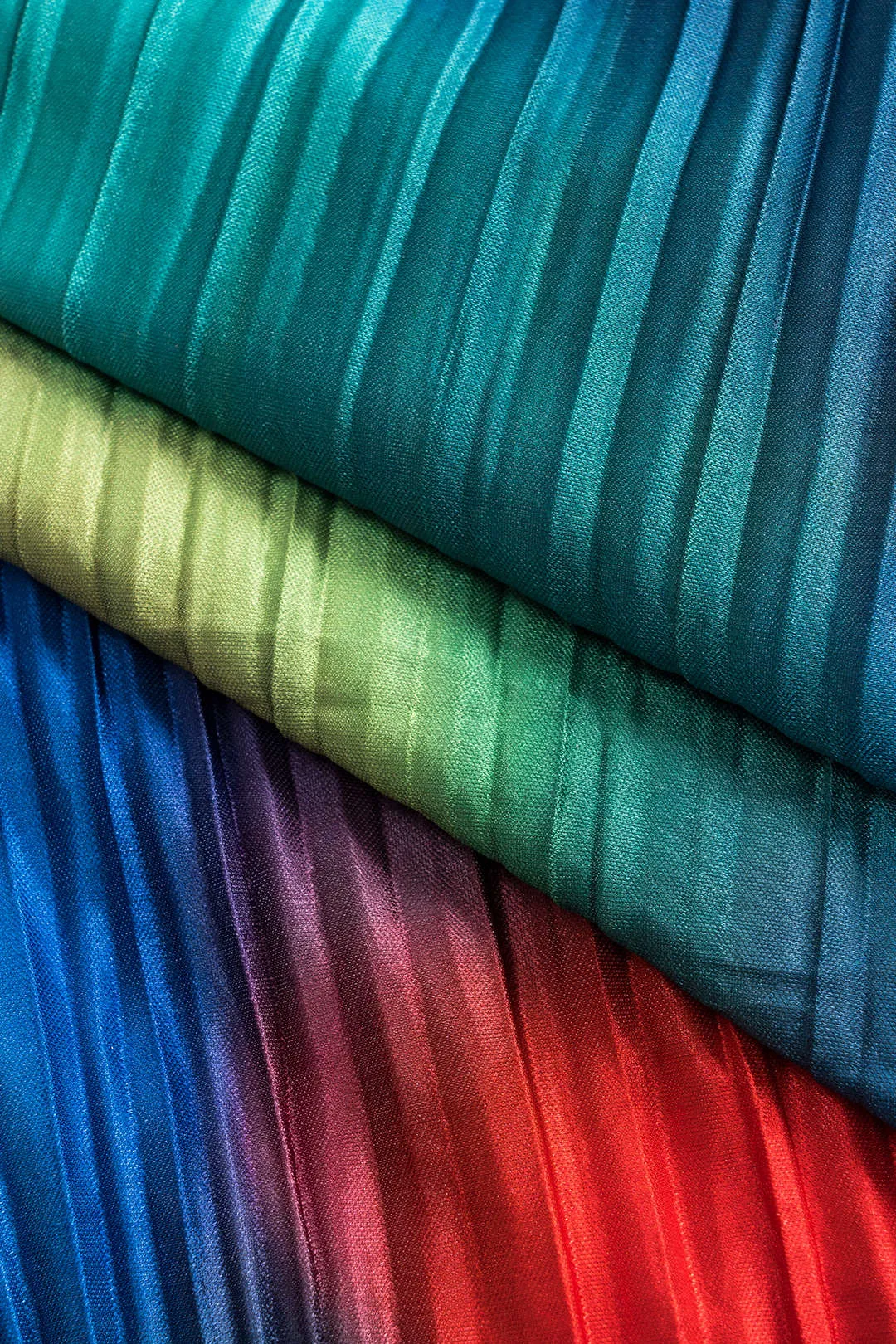 Kontrastprint satin plisseret slip maxi kjole sold by Micas product image thumbnail 4