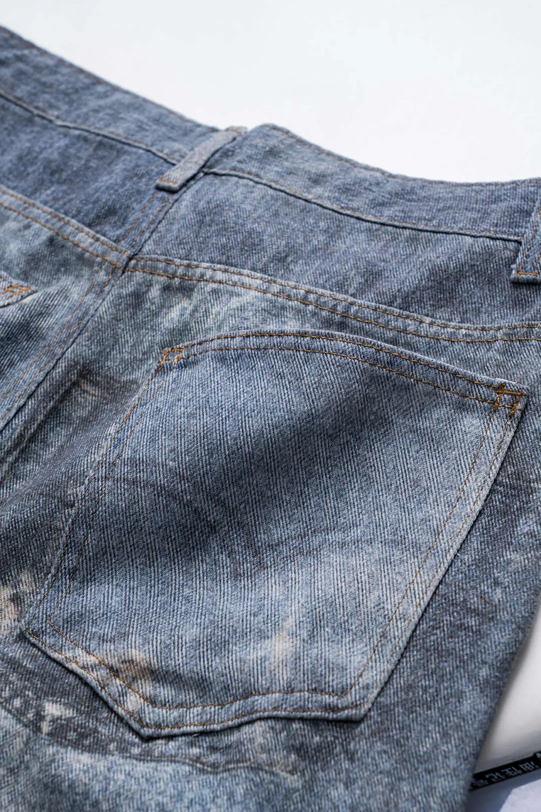 Abstrakt print denim -knap Lommevaskede jeans sold by Micas product image thumbnail 5