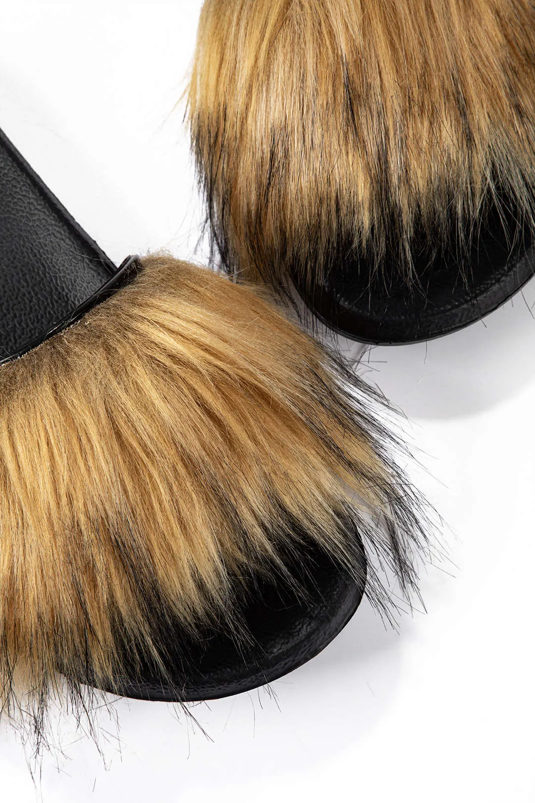 Faux pels ring tå hjemmesko sold by Micas product image thumbnail 4