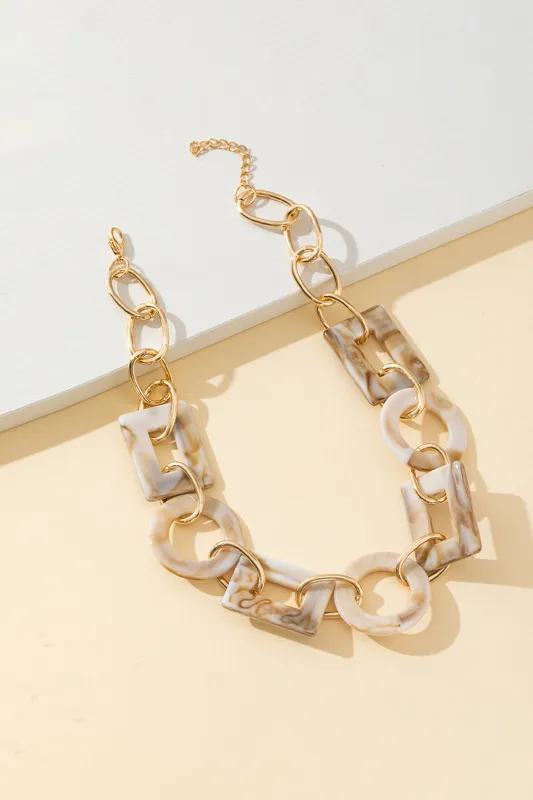 Metalgeometrisk bohemsk kædehalskæde sold by Micas