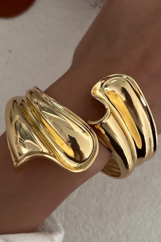 Metal rynke åben armbånd sold by Micas