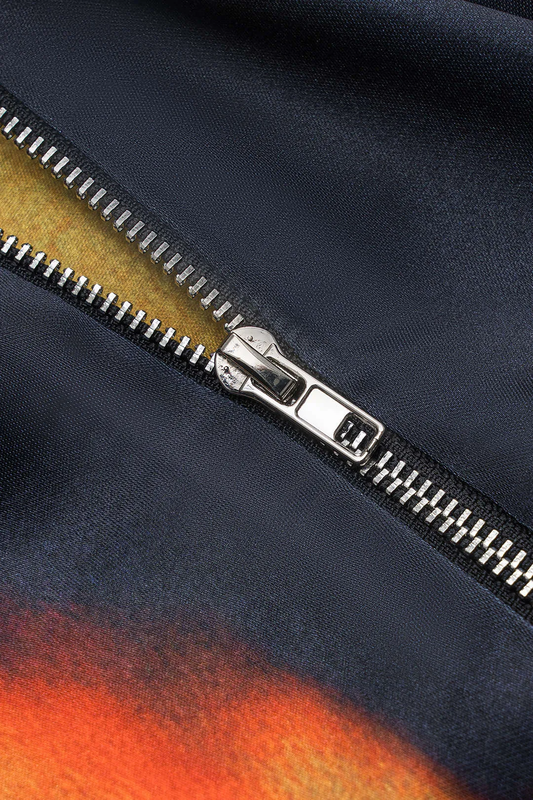 Plus størrelse ombre print satin lynlås binding cami top sold by Micas product image thumbnail 5