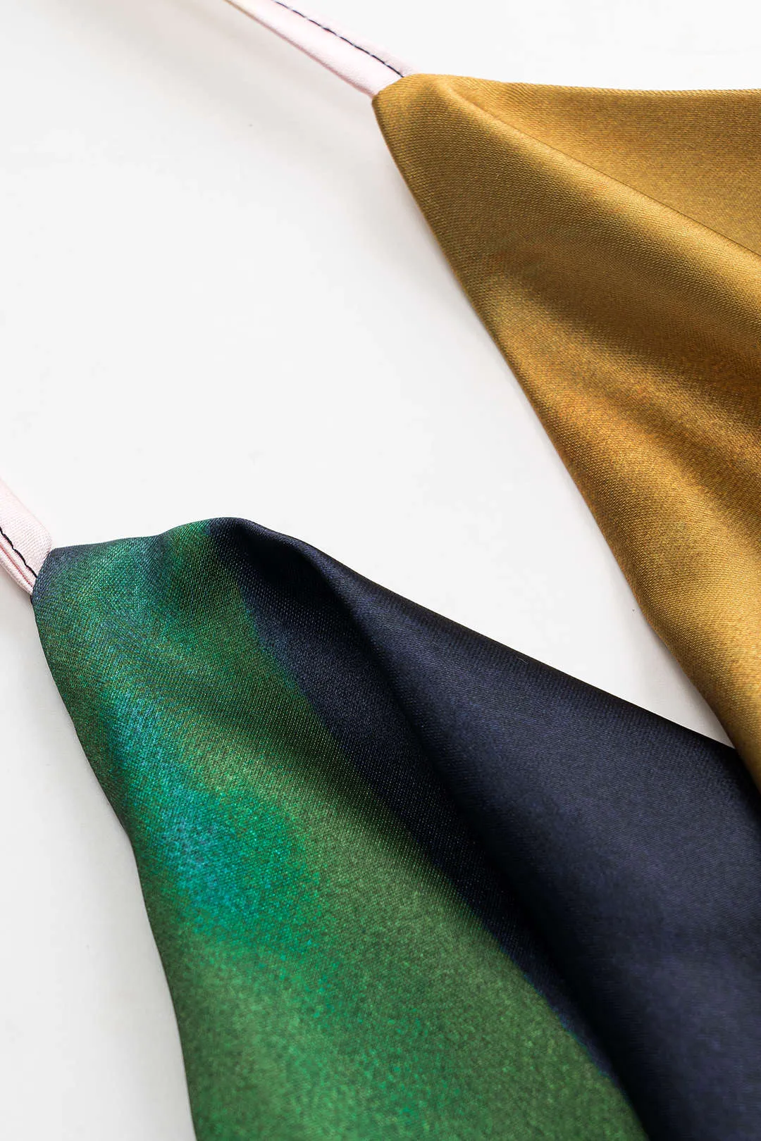 Plus størrelse ombre print satin lynlås binding cami top sold by Micas product image thumbnail 3