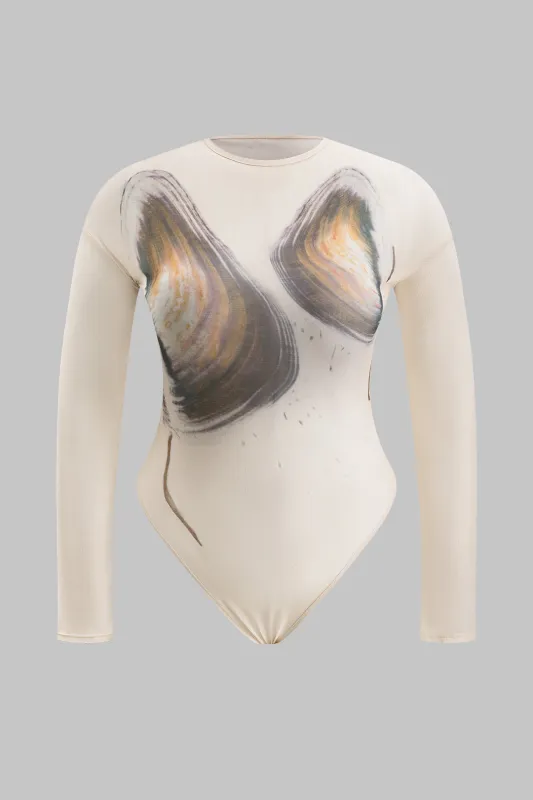 Plus størrelse abstrakt print mesh langærmet bodysuit sold by Micas
