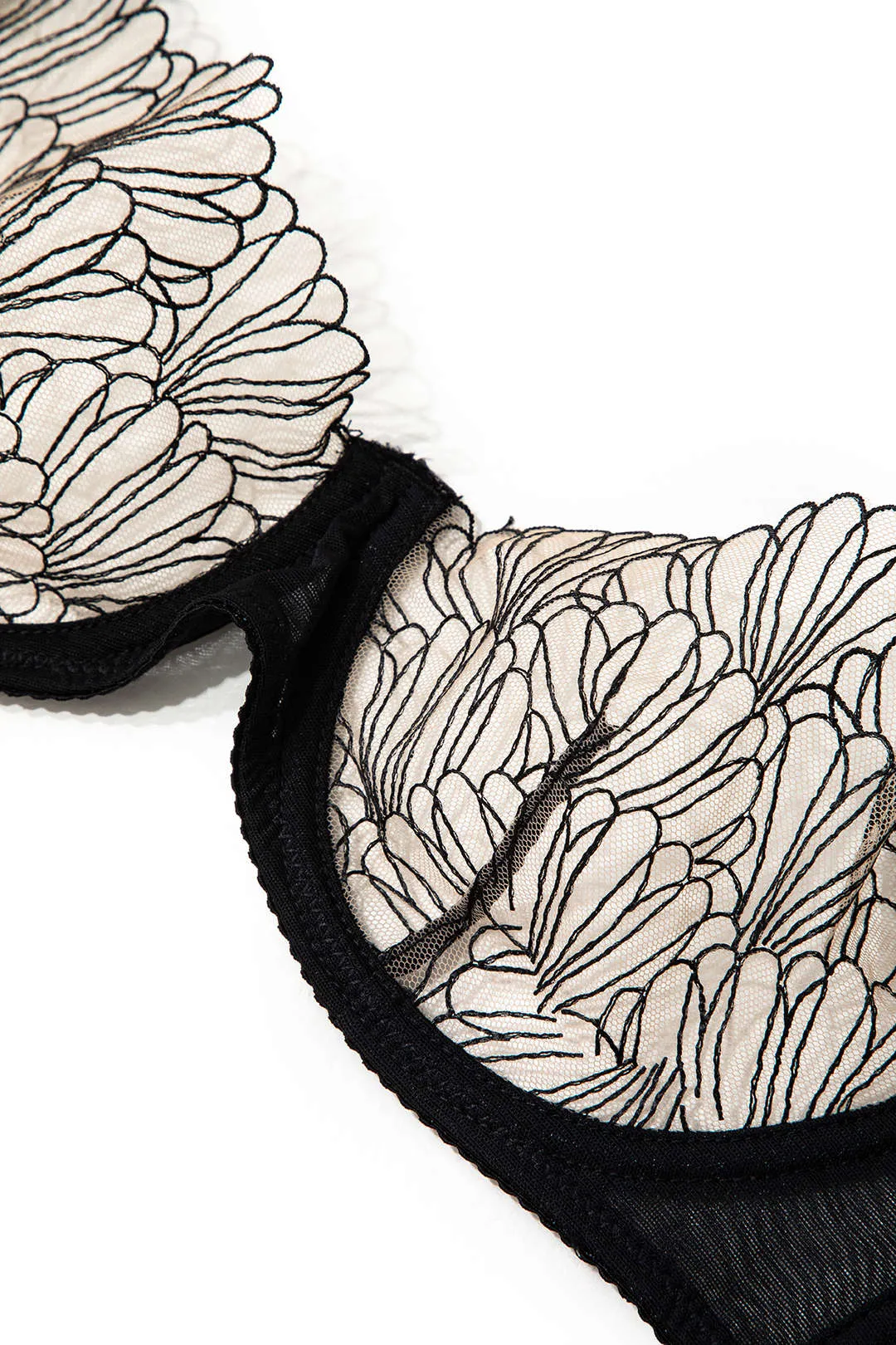 Broderet blonder todelt lingeri sold by Micas product image thumbnail 4