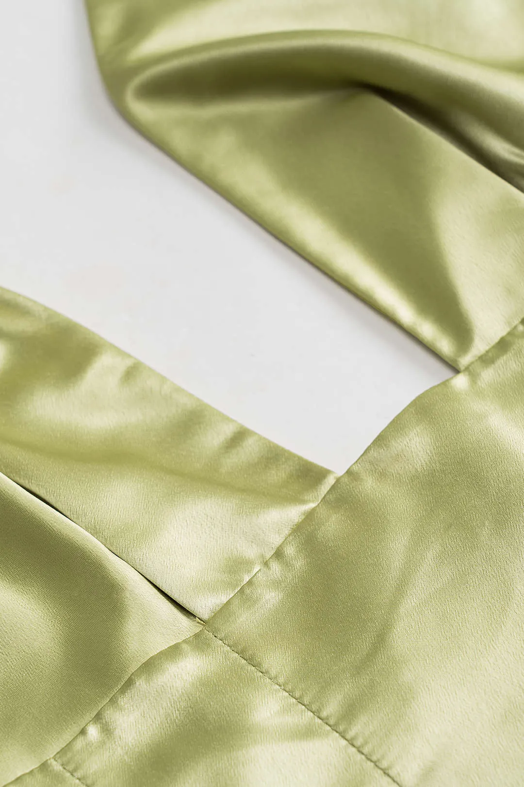 Satin rygfri plisseret ærmeløs mini kjole sold by Micas product image thumbnail 3