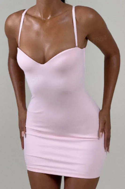 Solid slip mini kjole sold by Micas