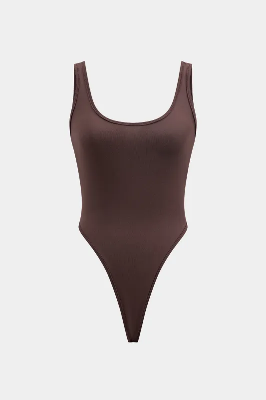 Grundlæggende ærmeløs bodysuit sold by Micas