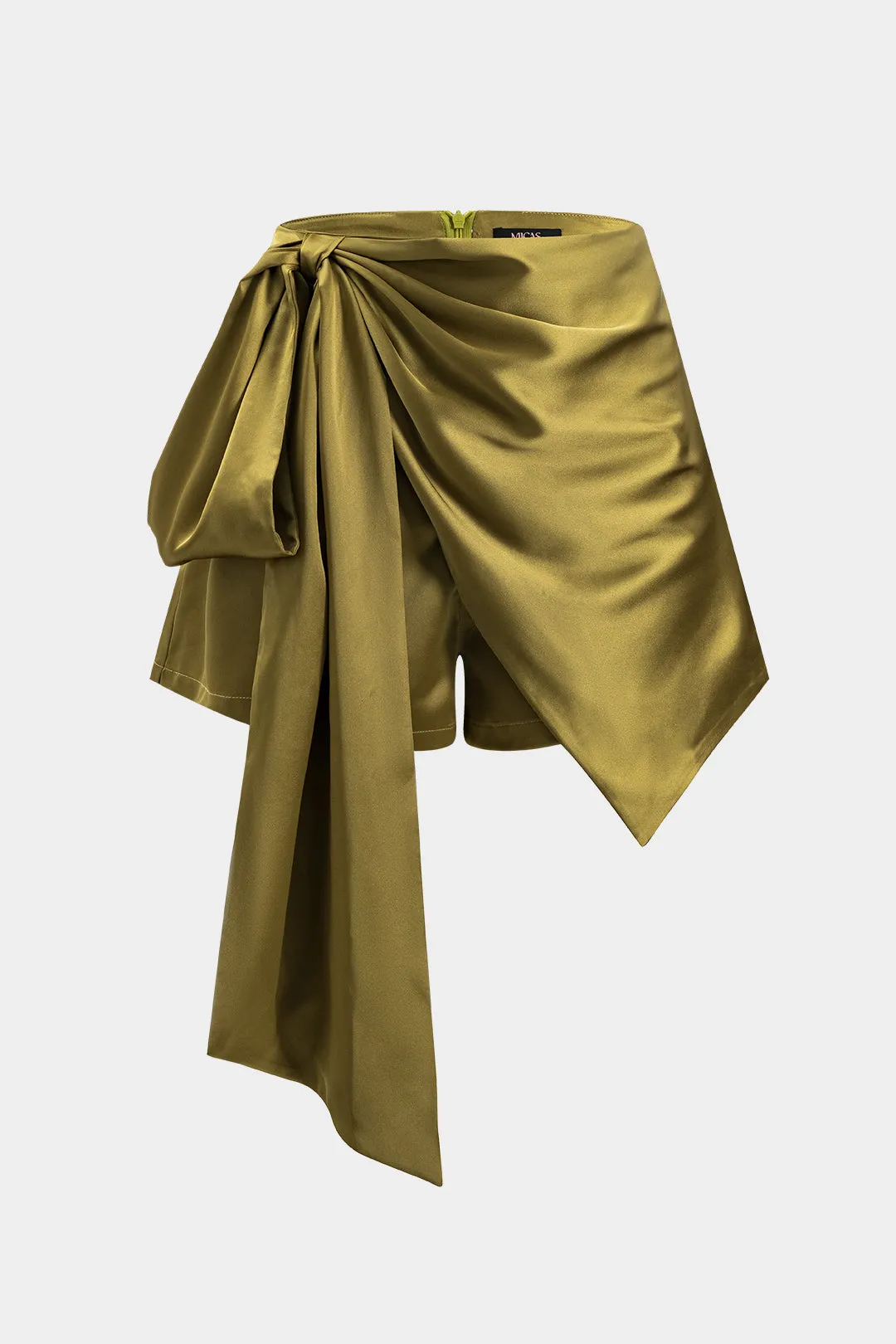 Satin slips foran høje talje shorts sold by Micas