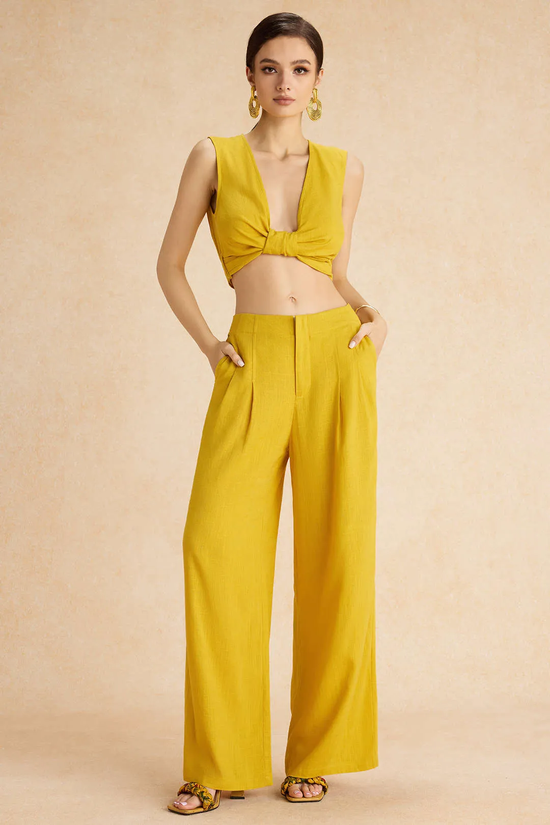 Faste brede benbukser sold by Micas