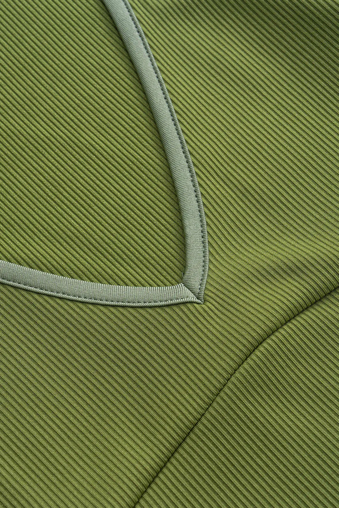 Syning af detaljer Ærmeløs V-hals tank top sold by Micas product image thumbnail 3