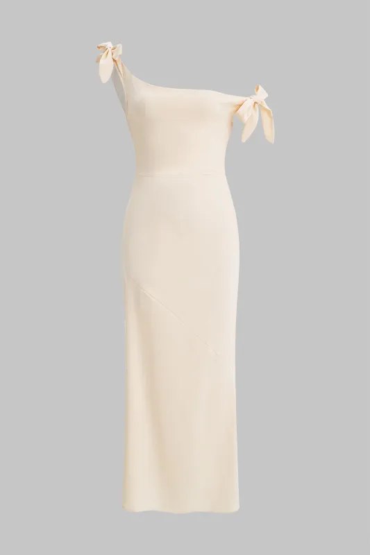 En skulderstroppet ærmeløs maxi kjole sold by Micas