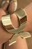 Shell mønster vidt åbent armbånd sold by Micas