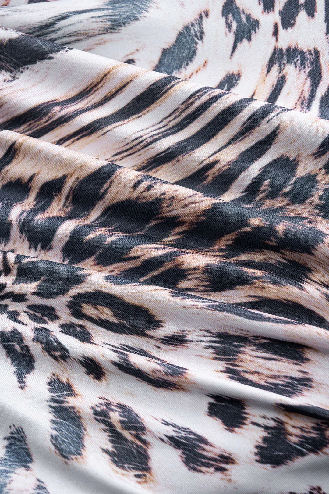 Leopard mønster slips foran en skulder asymmetrisk top sold by Micas product image thumbnail 4