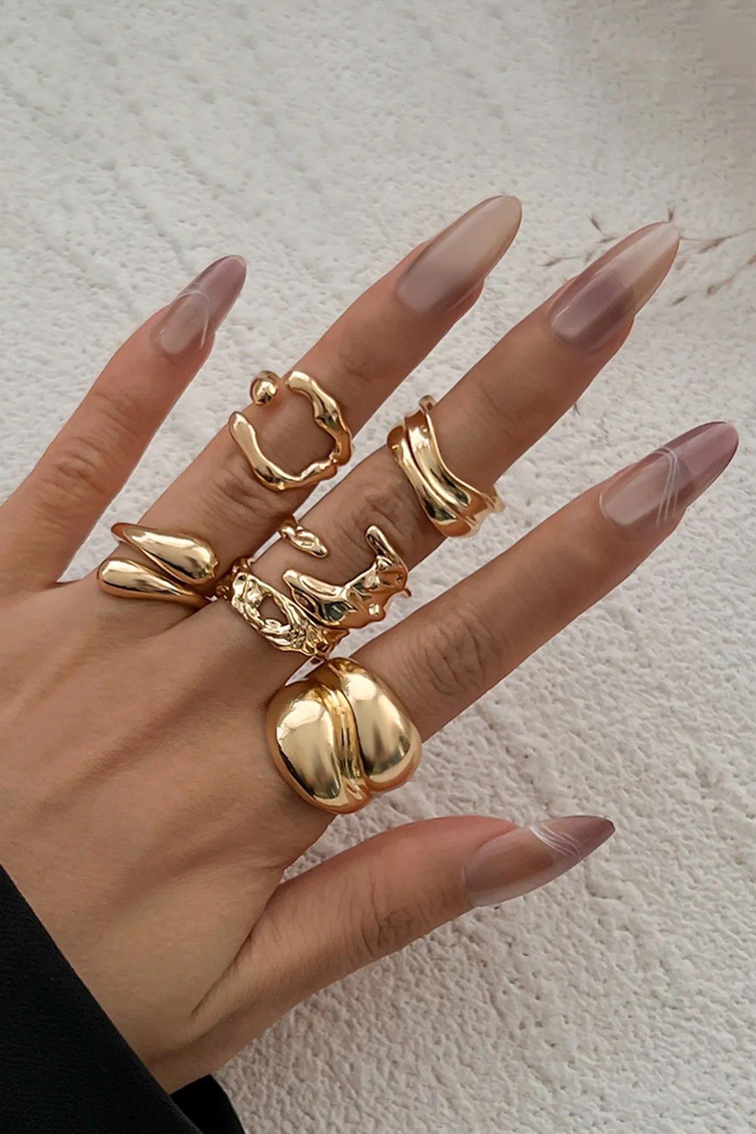 Flerlags uregelmæssig ring sold by Micas