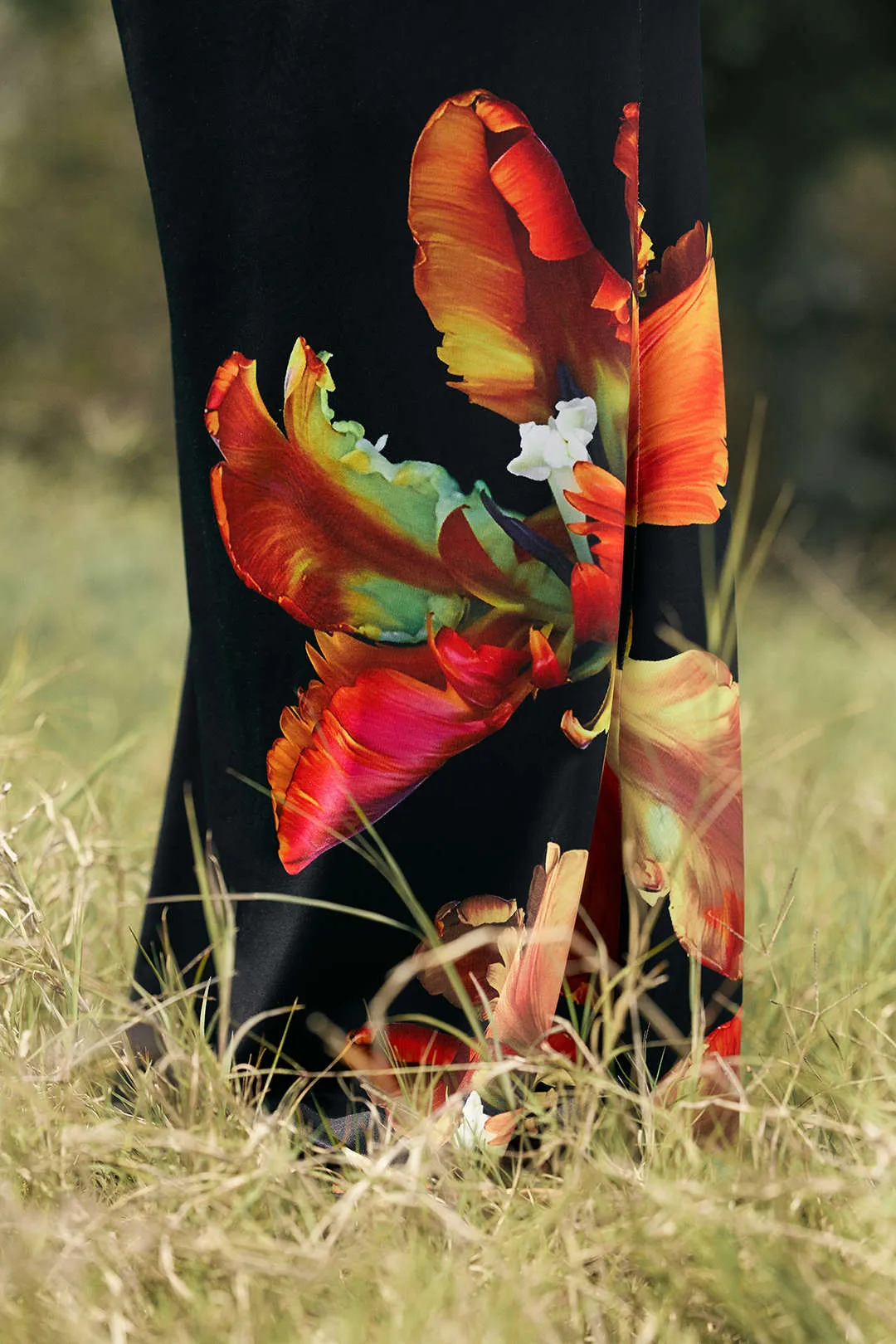 Blomstermønster asymmetrisk nederdel sold by Micas product image thumbnail 3