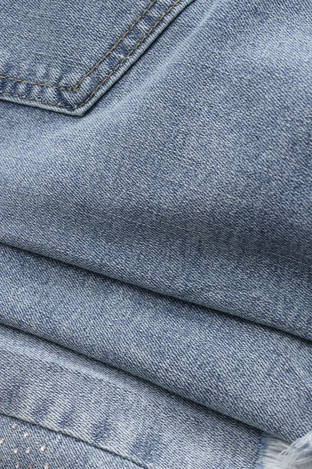 Denim hjerte mønster rhinestone flossede shorts sold by Micas product image thumbnail 5