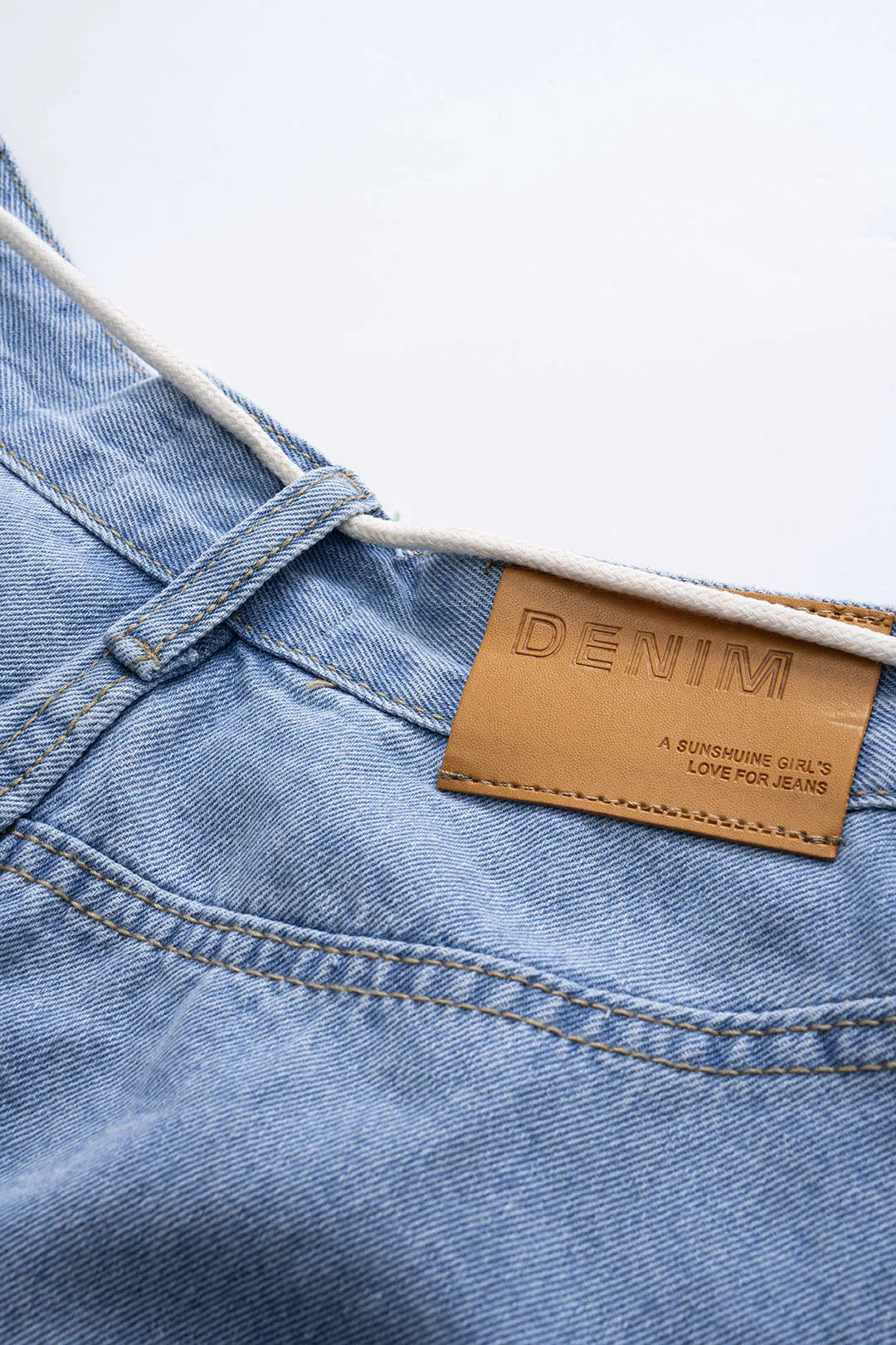 Denimbindede brede benshorts sold by Micas product image thumbnail 5