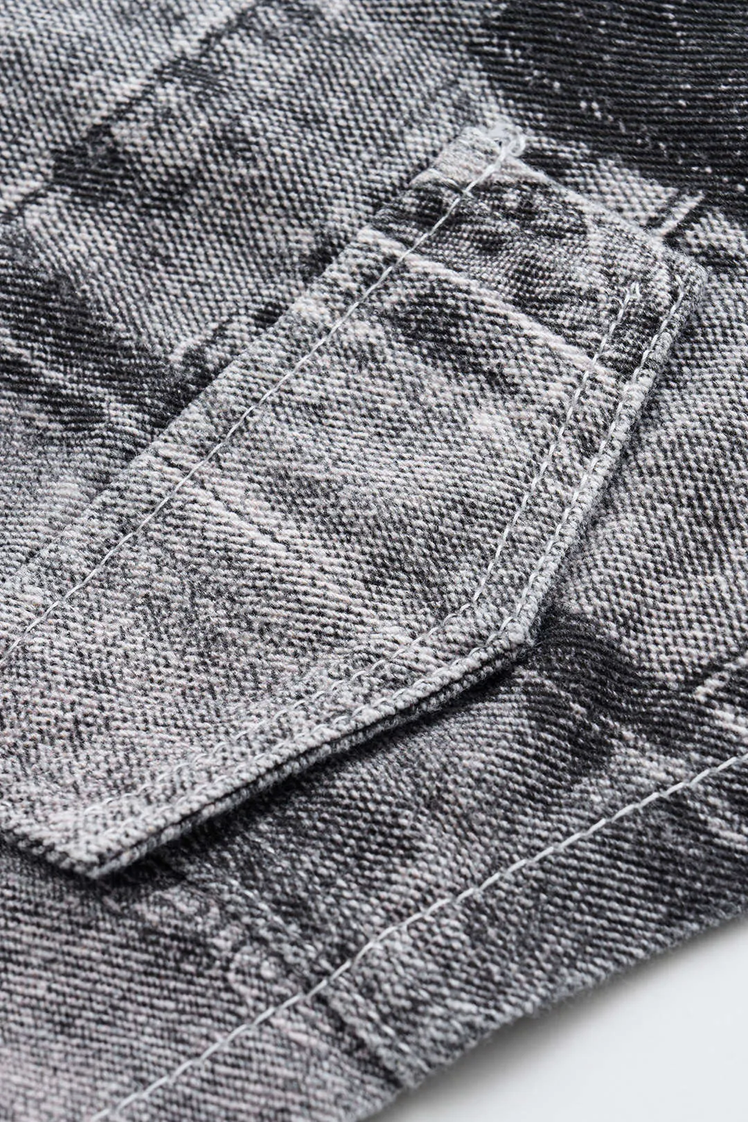 Denim v-hals falske lommer vest sold by Micas product image thumbnail 4