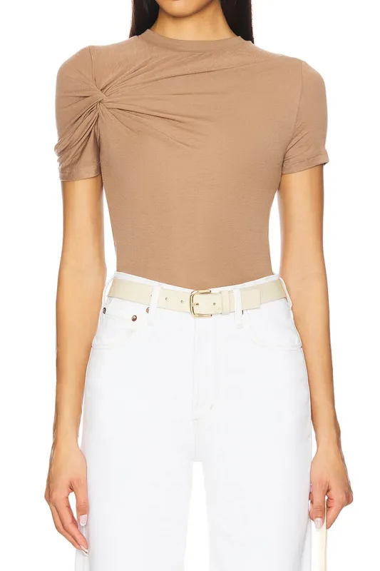Asymmetrisk twist knude t-shirt sold by Micas