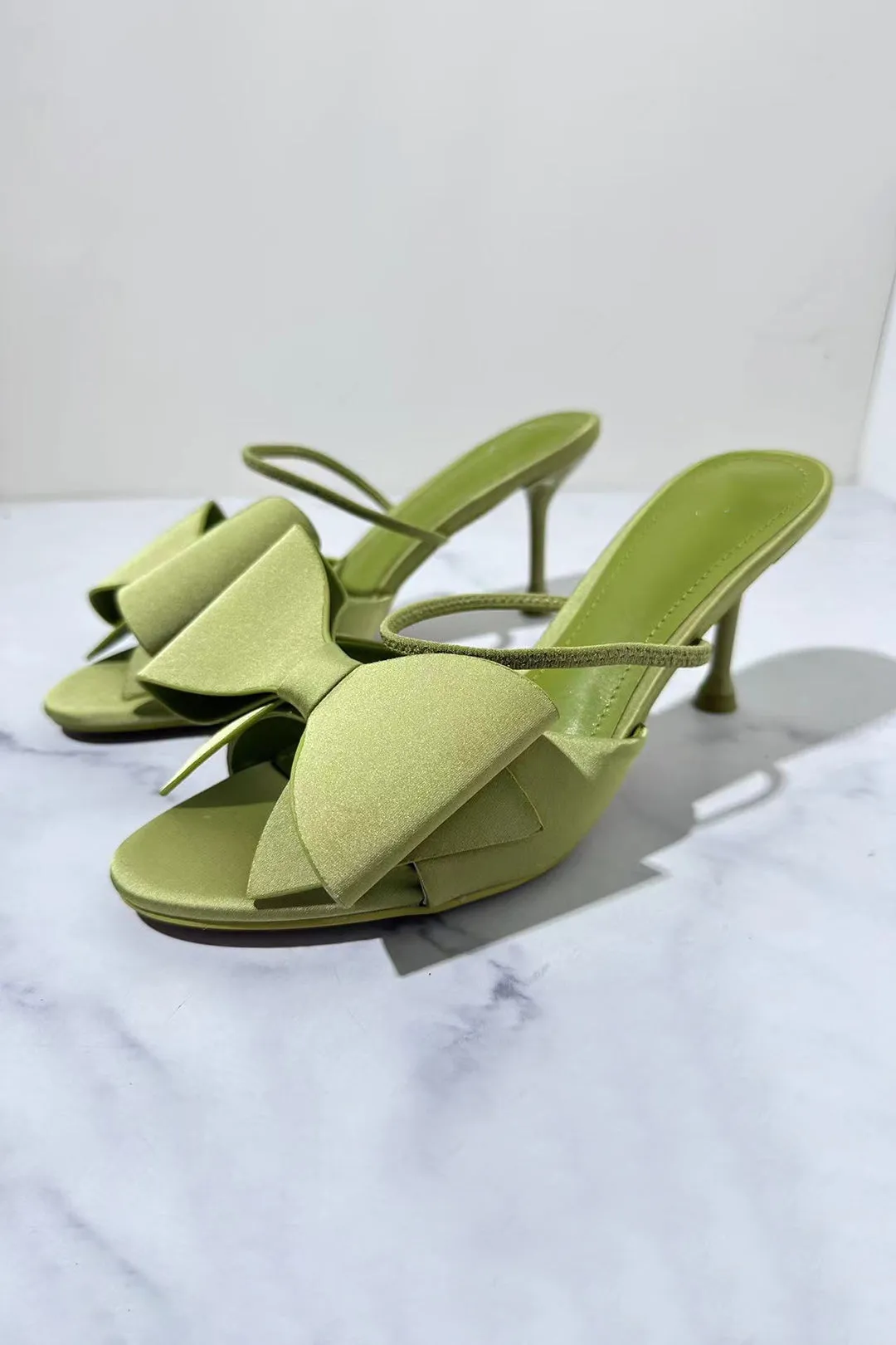 Faux læder sommerfugl pegede hæle sold by Micas product image thumbnail 2