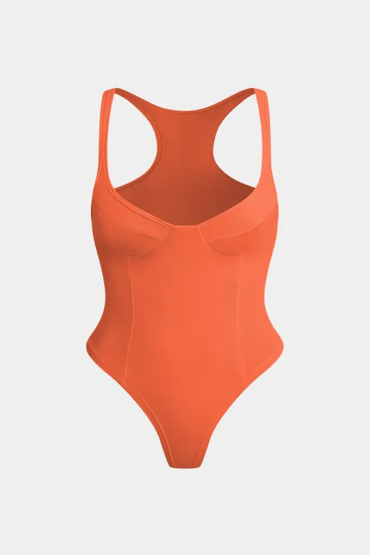 Plus størrelse ærmeløs bodysuit sold by Micas