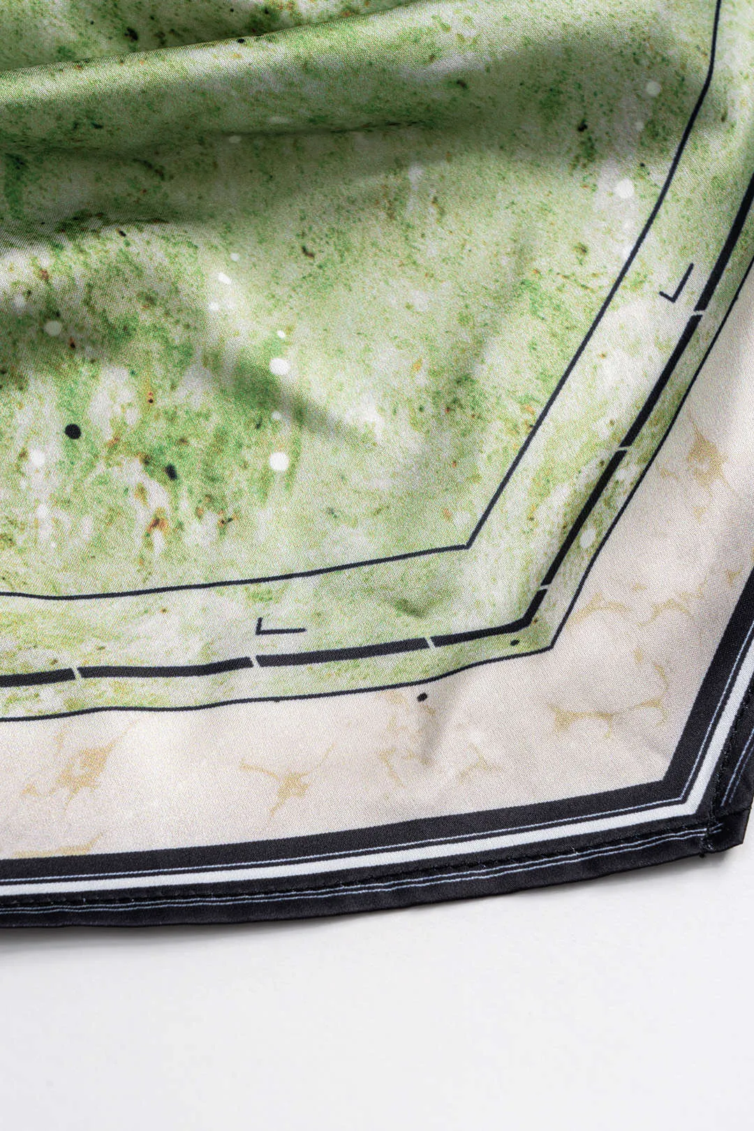 Abstrakt print satin patchwork kortærmet t-shirt sold by Micas product image thumbnail 5