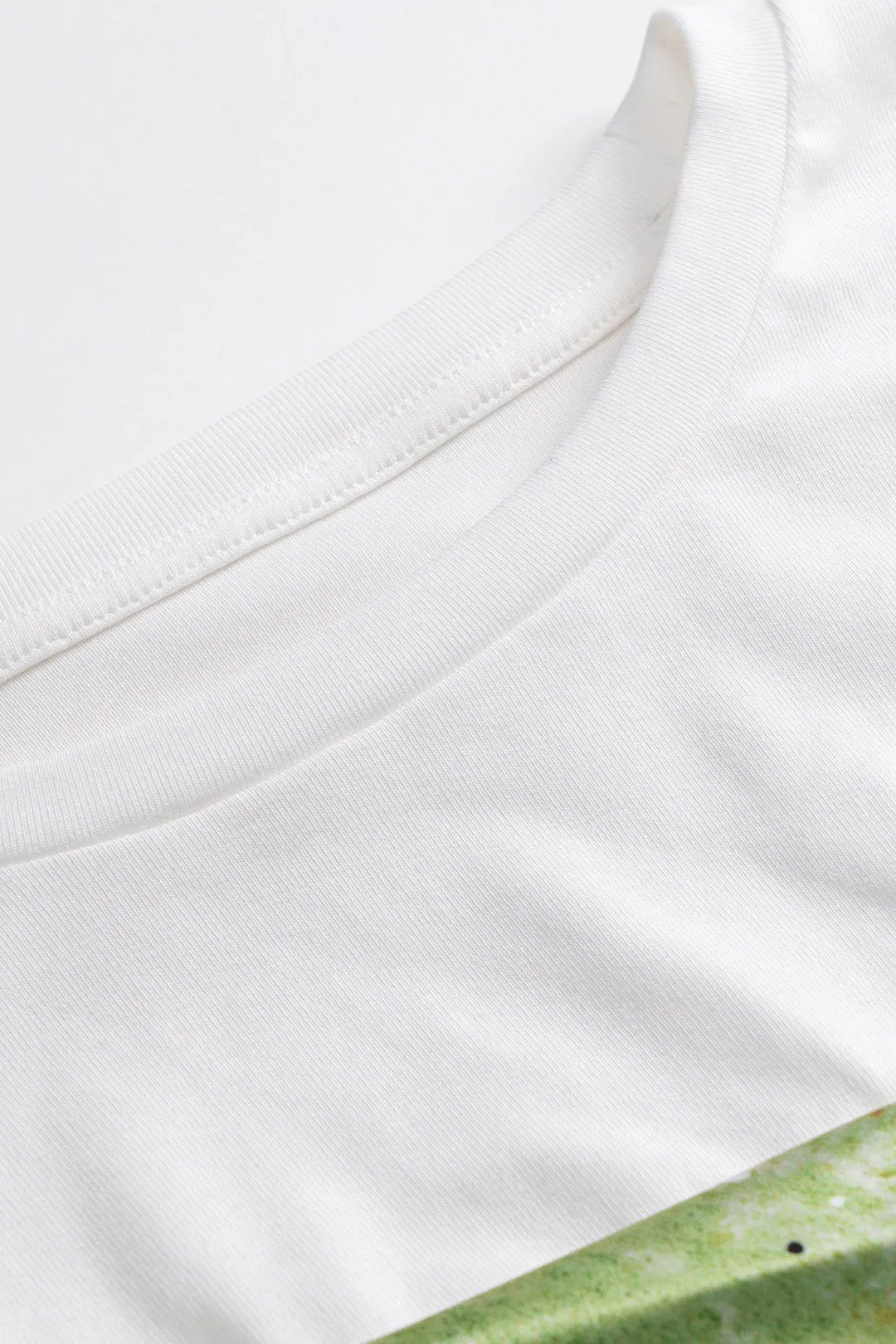 Abstrakt print satin patchwork kortærmet t-shirt sold by Micas product image thumbnail 3