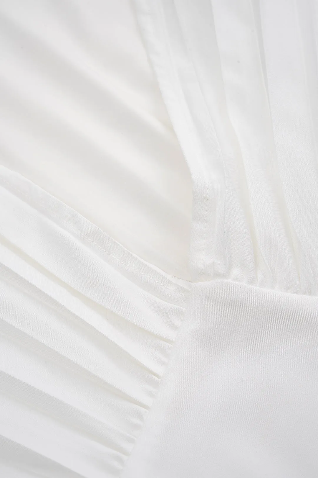 V-hals plisset midi kjole sold by Micas product image thumbnail 3