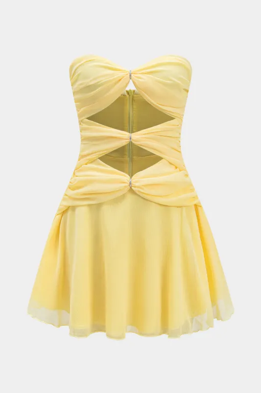 Chiffon Ruched Rhinestone Skåret stropløs ærmeløs mini -kjole sold by Micas