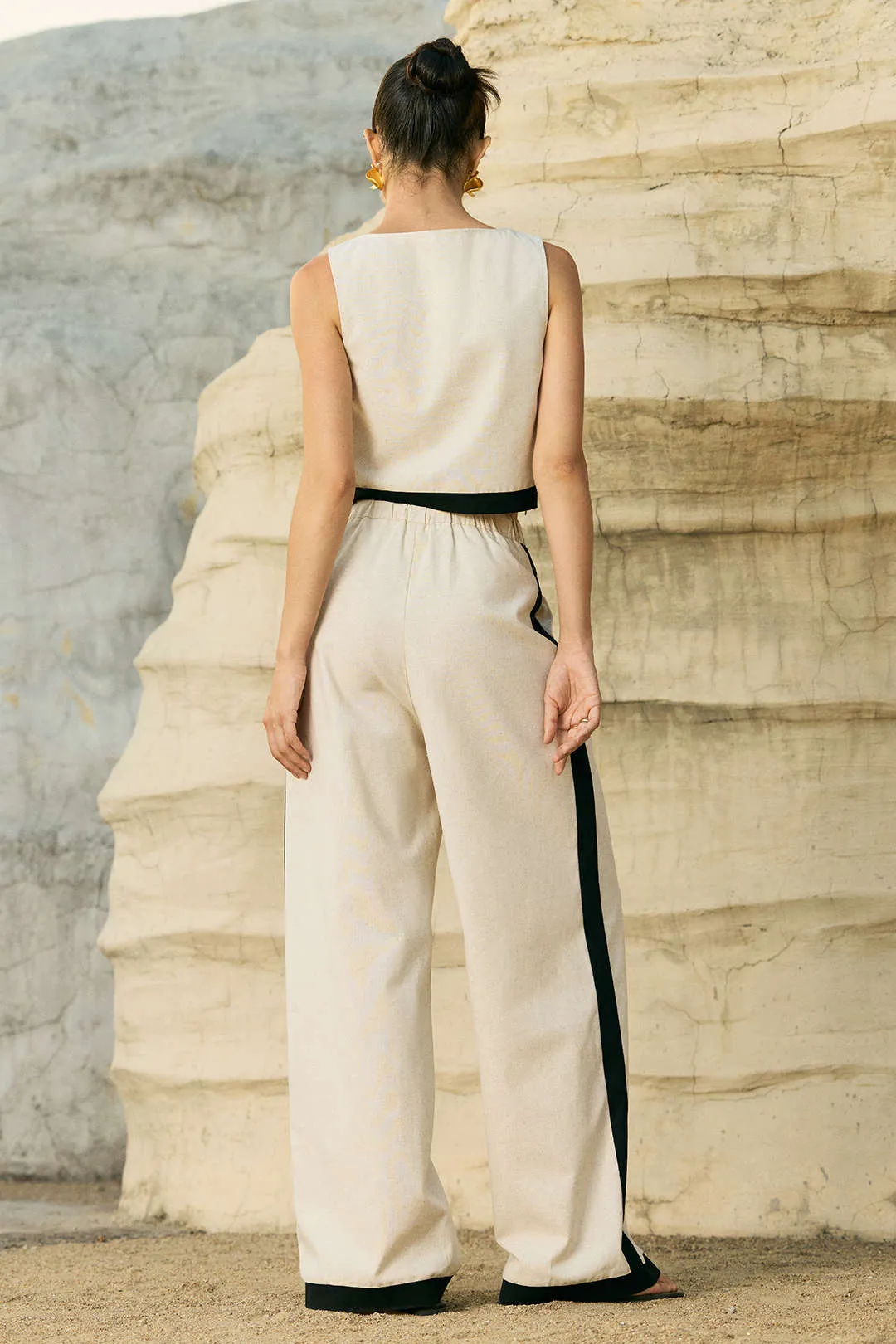 Linnedkontrast tank top og høj talje brede ben bukser sæt sold by Micas product image thumbnail 2
