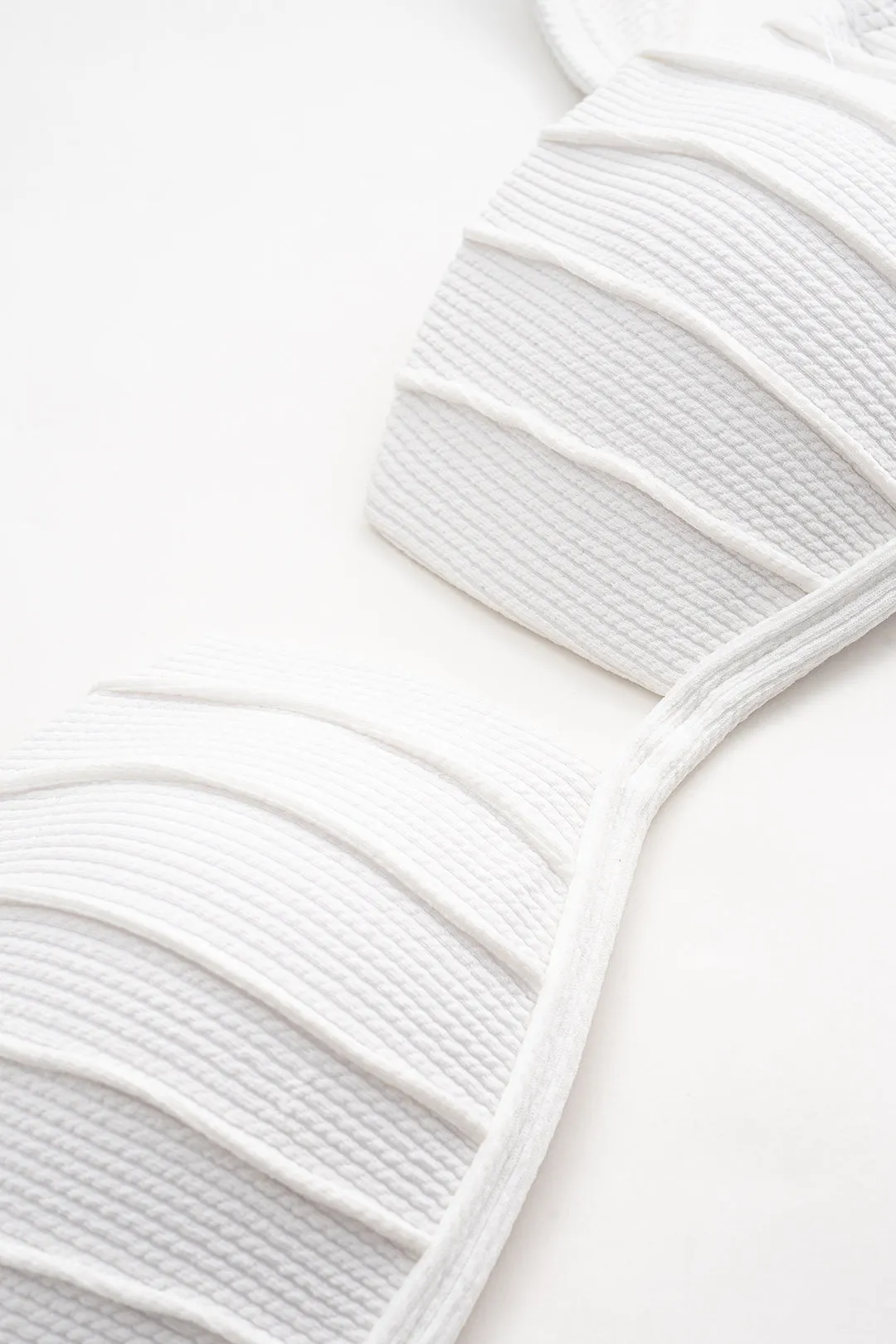 Ruffle trim tre-stykker bikini-sæt sold by Micas product image thumbnail 3