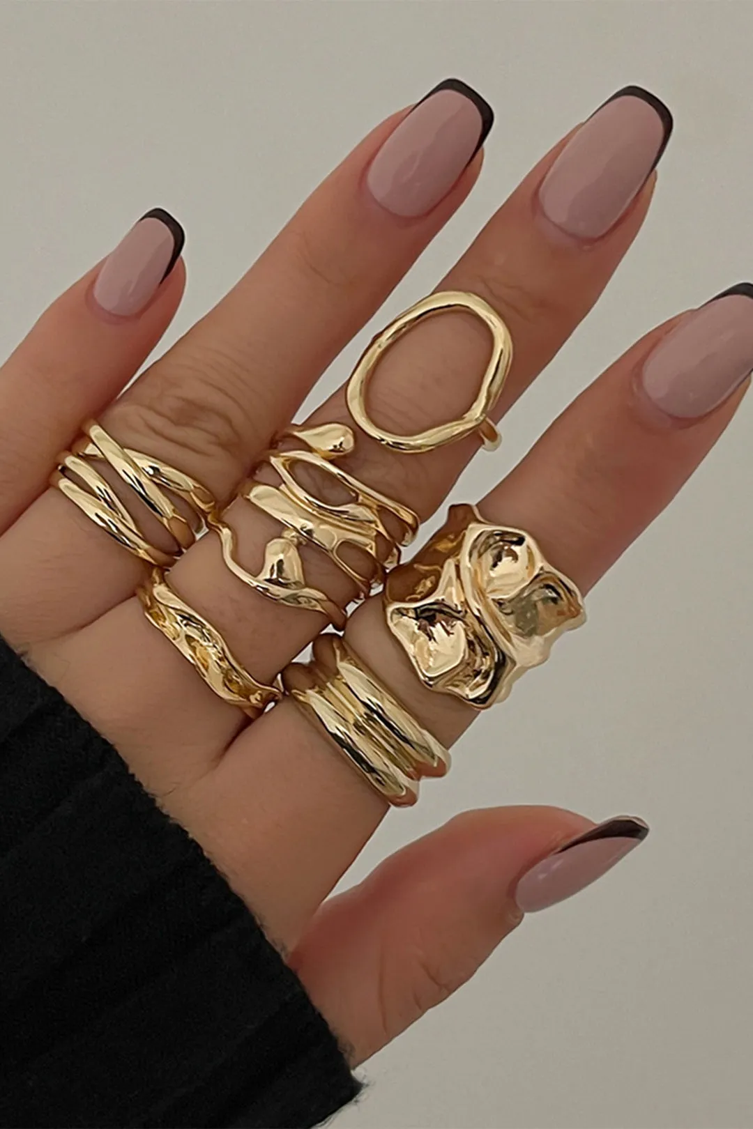 Metal uregelmæssig åben ring sold by Micas