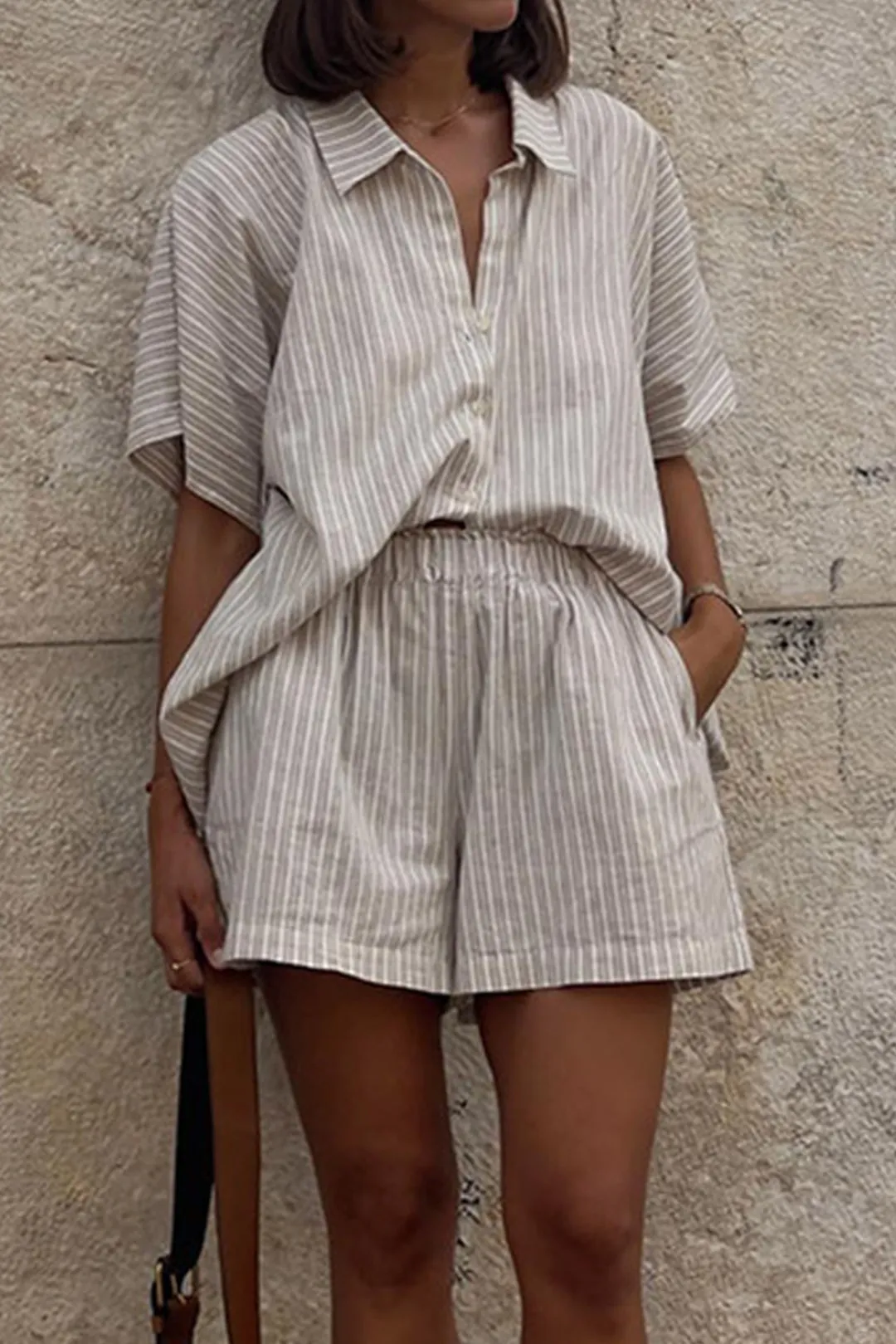 Kontrast Stripe Print -shirt og shorts sætter sold by Micas