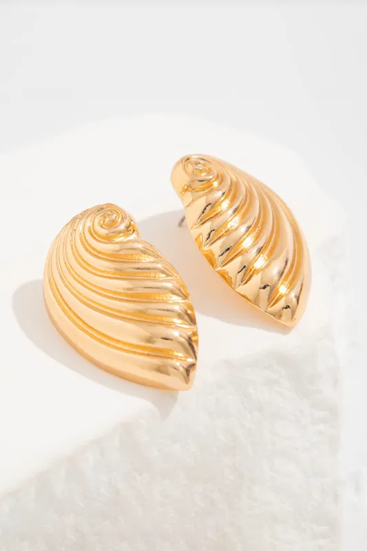 Metalliske geometriske øreringe sold by Micas