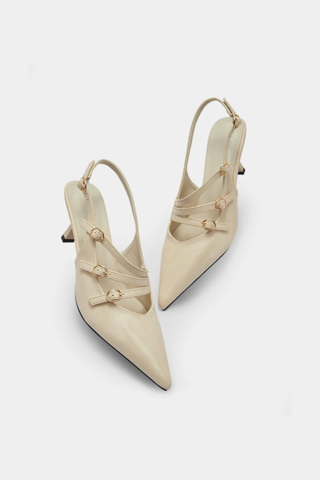 Pegede tå sandaler sold by Micas