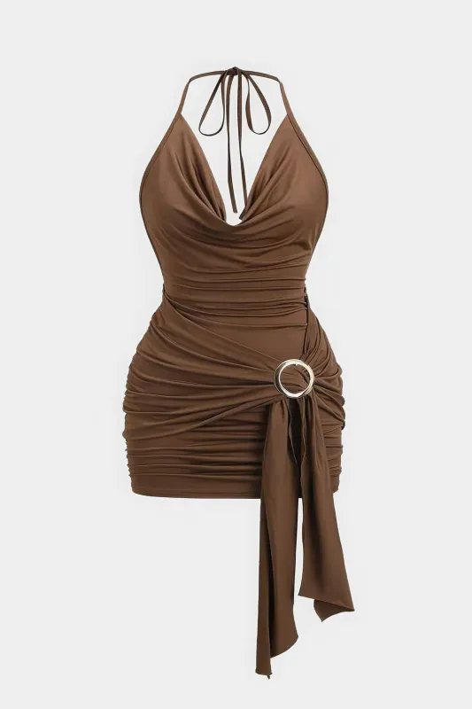 Plus størrelse metallisk slips foran halter hals ærmeløs mini kjole sold by Micas