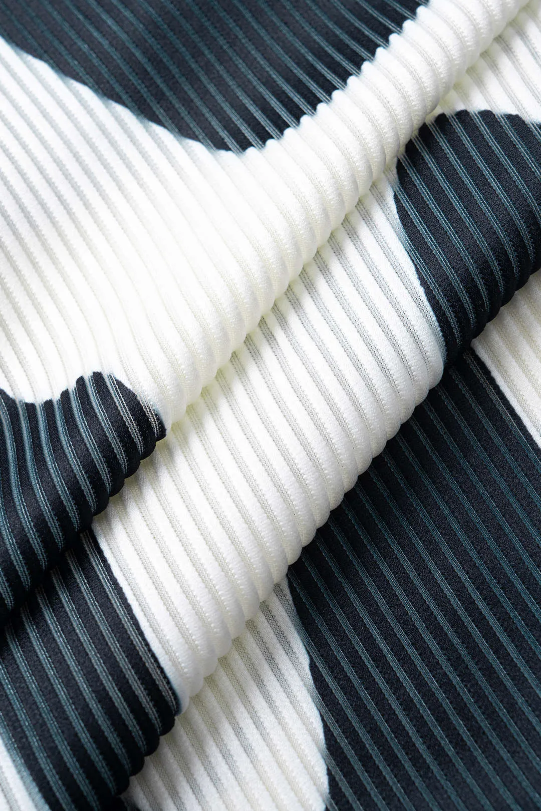 Kontrast Stripe Print Cowl Neck Halter tank top og brede benbukser sæt sold by Micas product image thumbnail 3