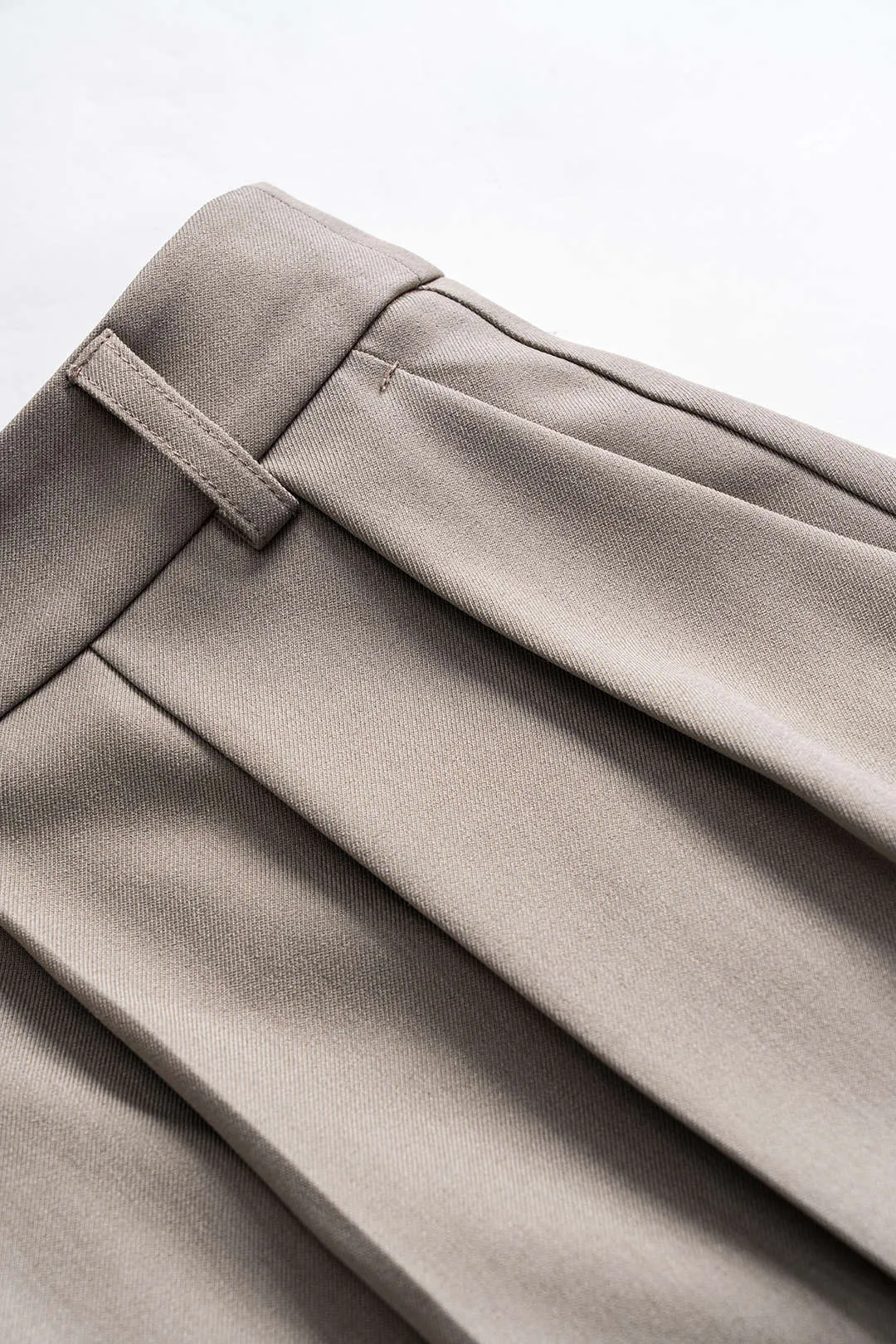 Solid Asymmetrical Pleated Shorts sold by Micas product image thumbnail 4