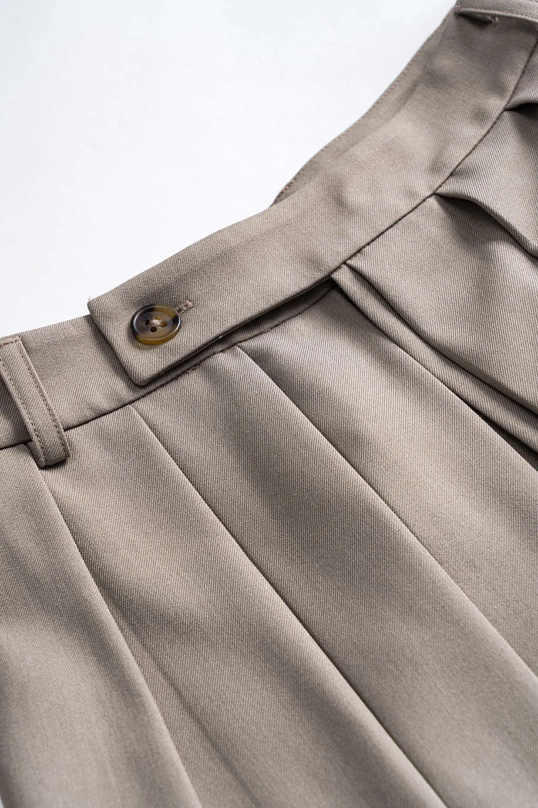 Solid Asymmetrical Pleated Shorts sold by Micas product image thumbnail 3