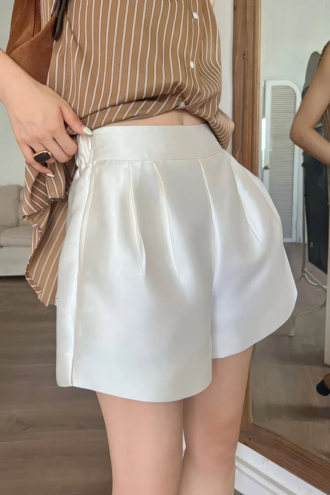 Satin High Waist Wide Leg Shorts sold by Micas product image thumbnail 2