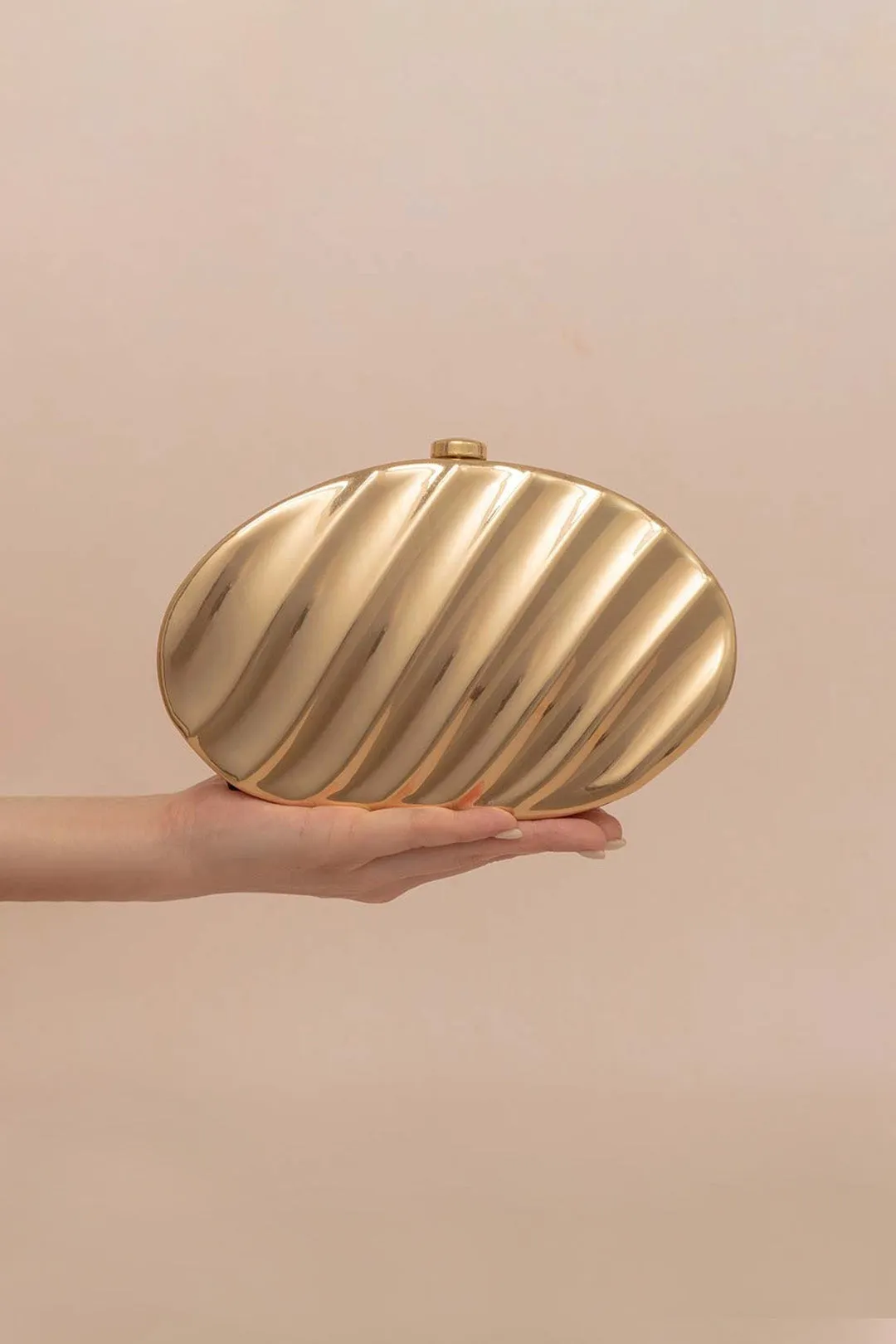 Shell Leaf-Shaped Box Clutch Bag sold by Micas product image thumbnail 2